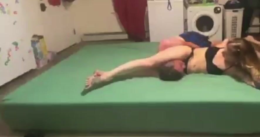 Lillith Headscissor