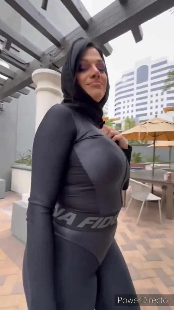Mona azar sexy in hijab