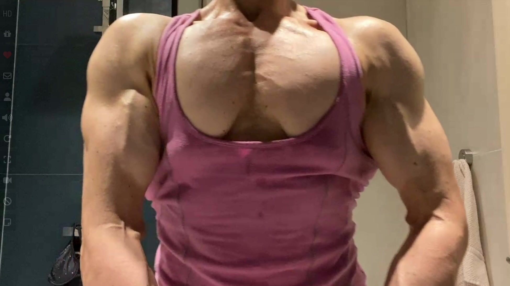 hardpecs female bodybuilder