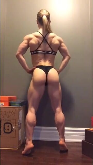 Eleonora Dobrinina flexing 2