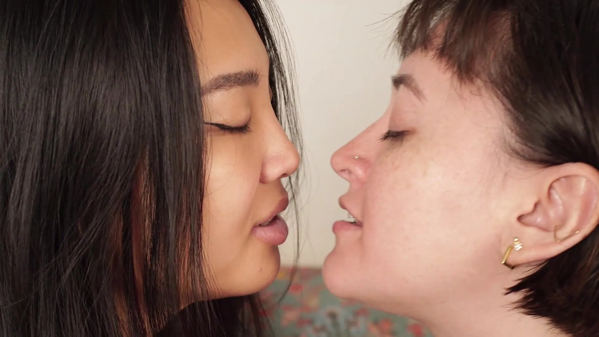 Giantess Miss Ser - Giantess make out with you