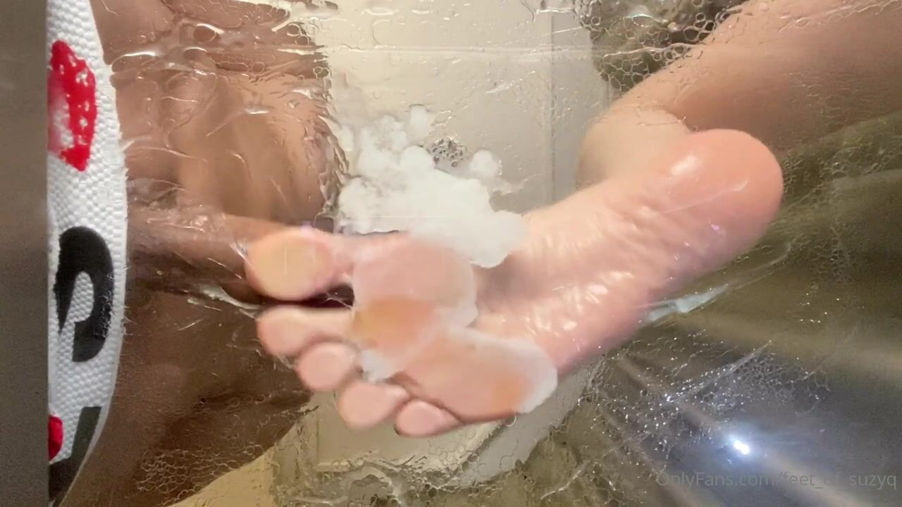 feet_of_suzyq footjob cumshot 2