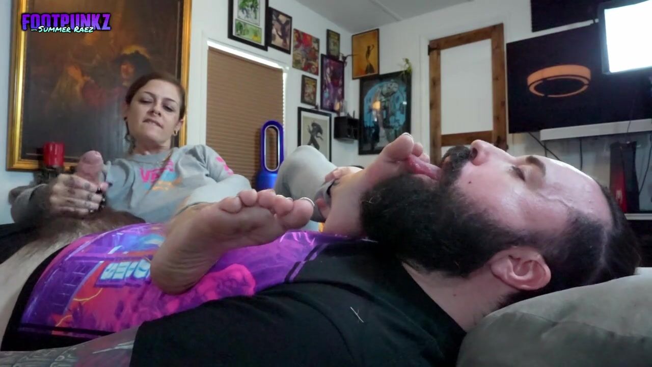 Footpunkz - Tattooed Babe Sneaks In To Give Foot Smelling Handjob