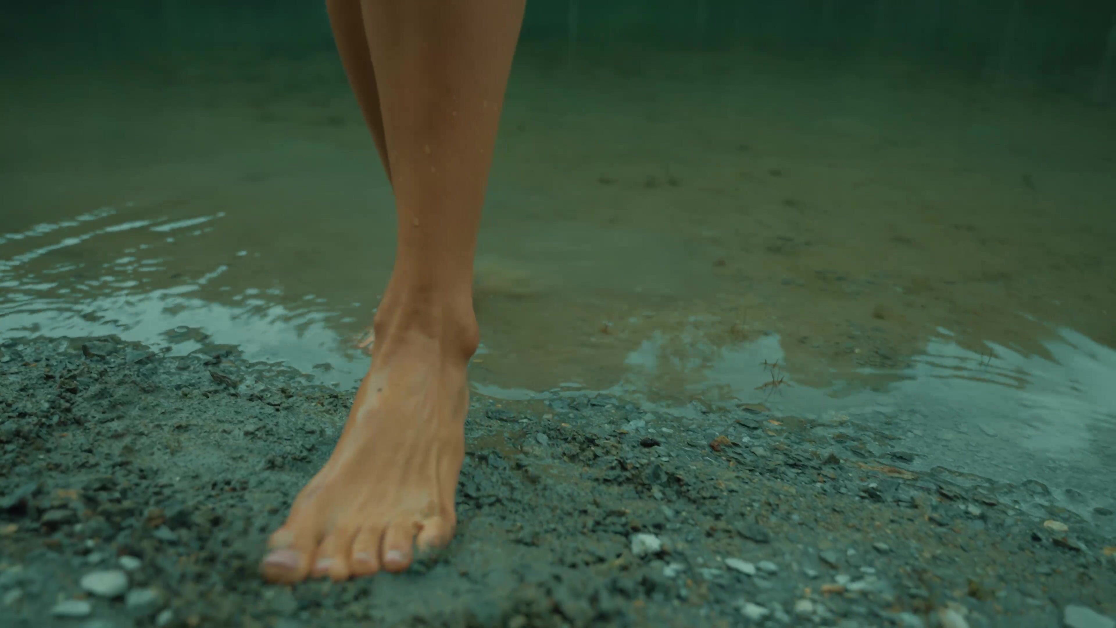 Daring Kiara Outdoor Cinematic Foot Play