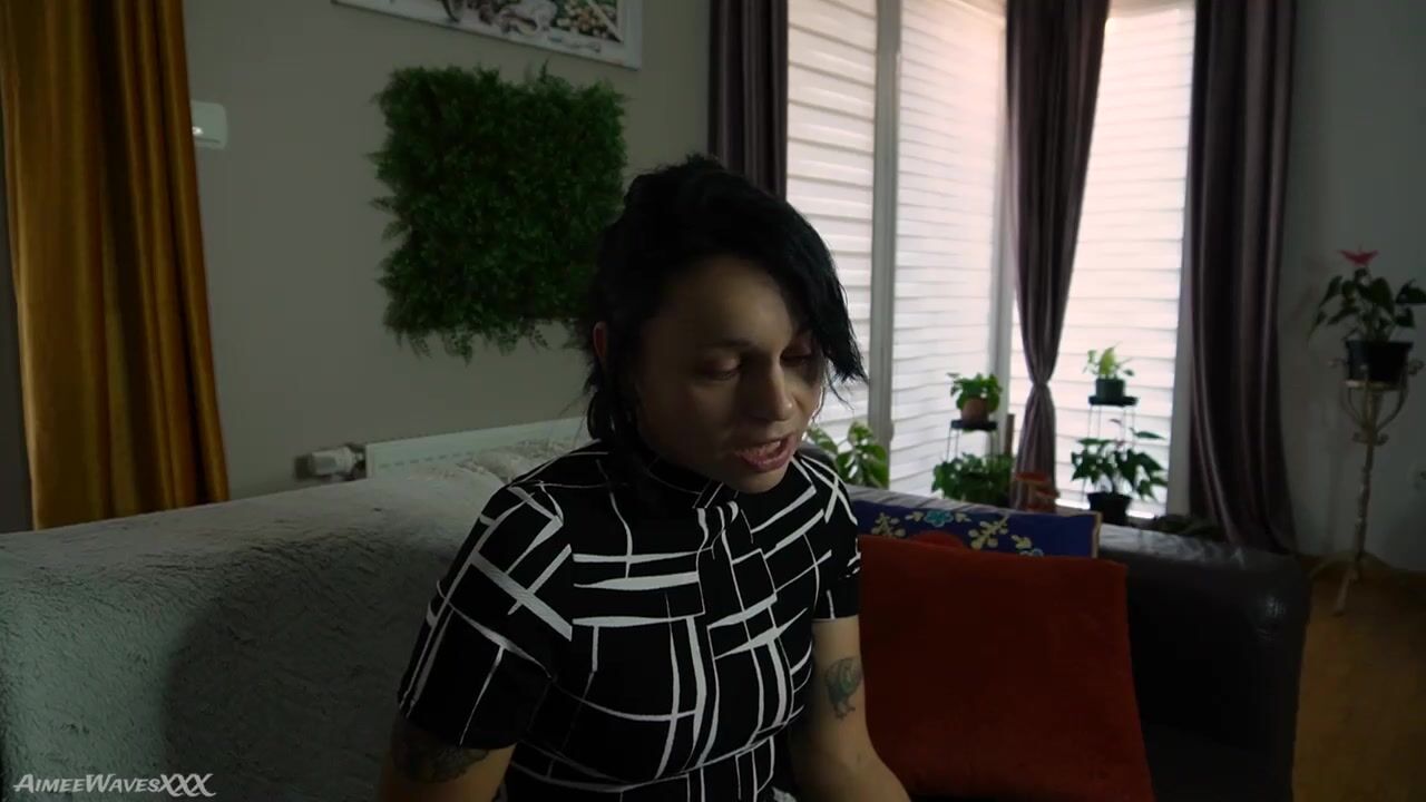 AimeeWavesXXX - Looks A Lot Like Mom