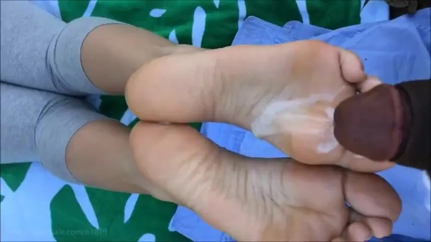 Alya diamond footjob cumshot