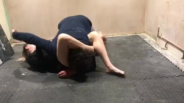 triangle choke ko 4