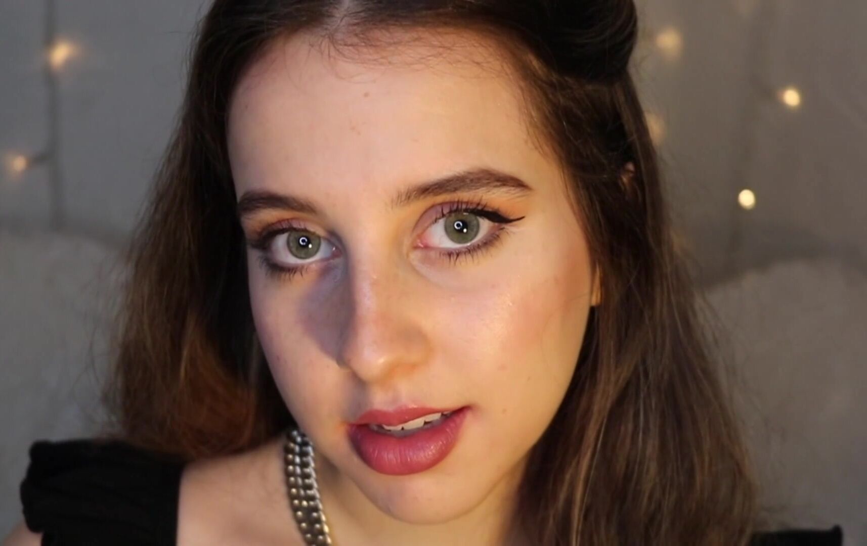 Princess Violette - Doe-Eyed Mindfuck