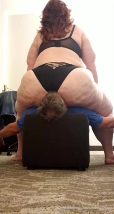 BBW Amazon Amanda - I flatten my submissive bitch boy - He has no choice