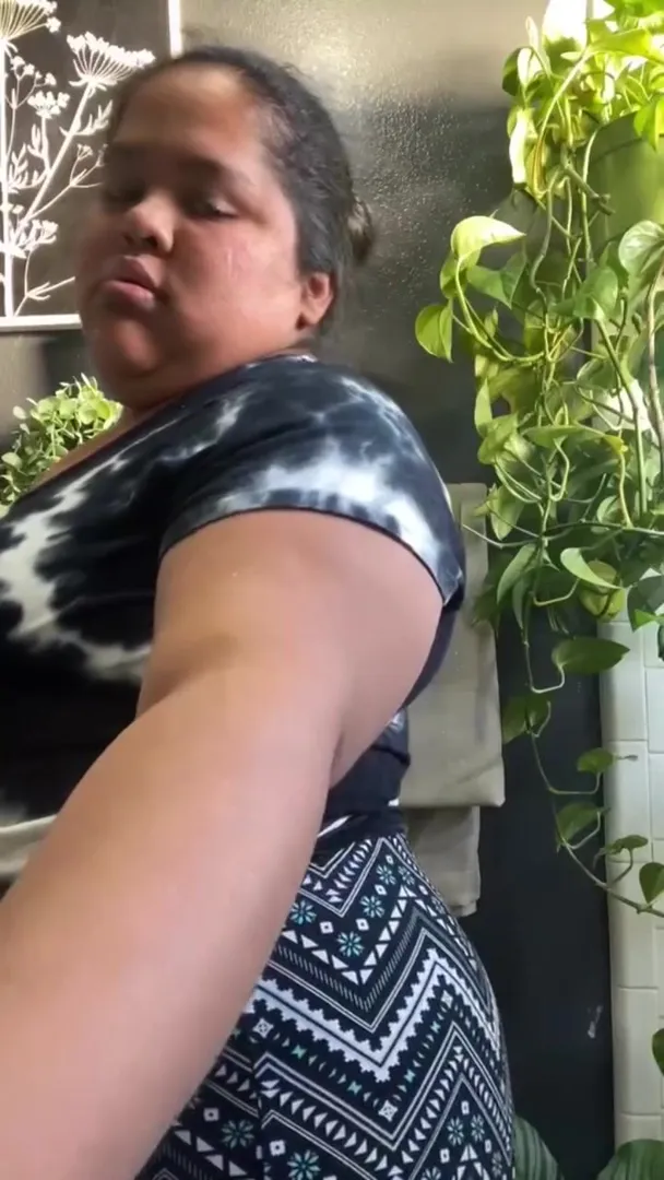 Latina farting comp
