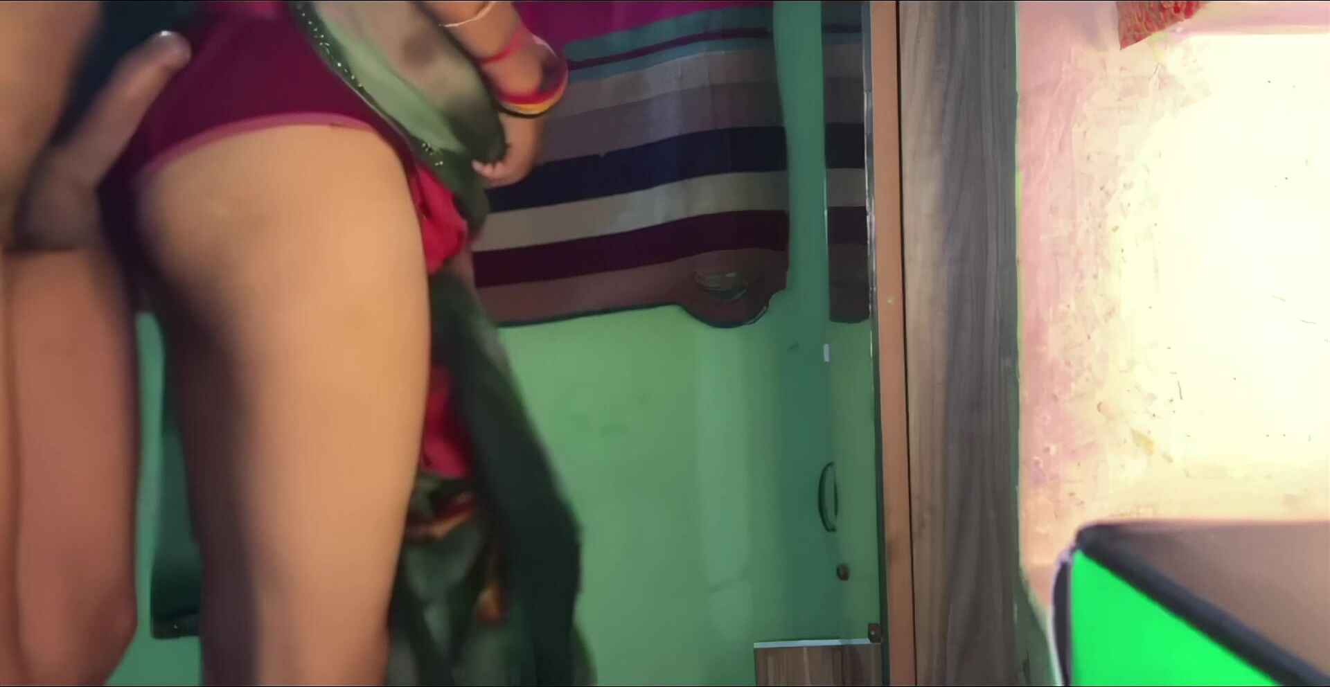 green saree babe