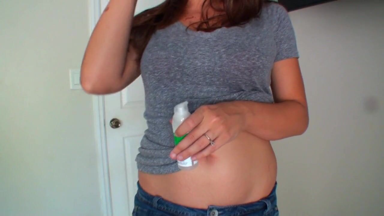 Renna Ryann Belly Button Fetish