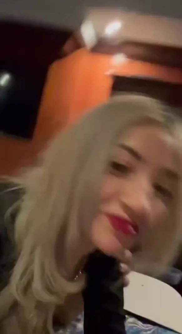 POV reverse headscissors