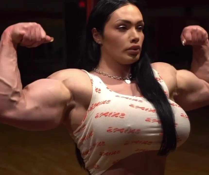 Natalia Kovaleva double biceps