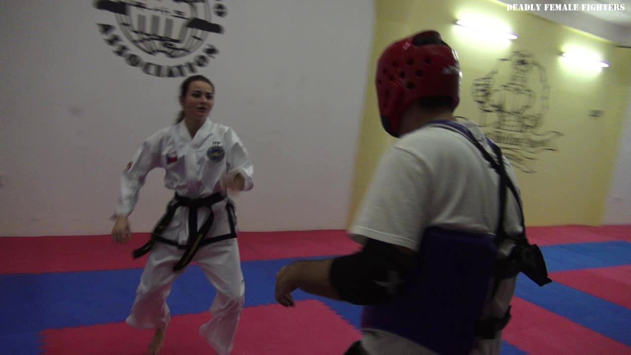 Aneta taekwondo beatdown