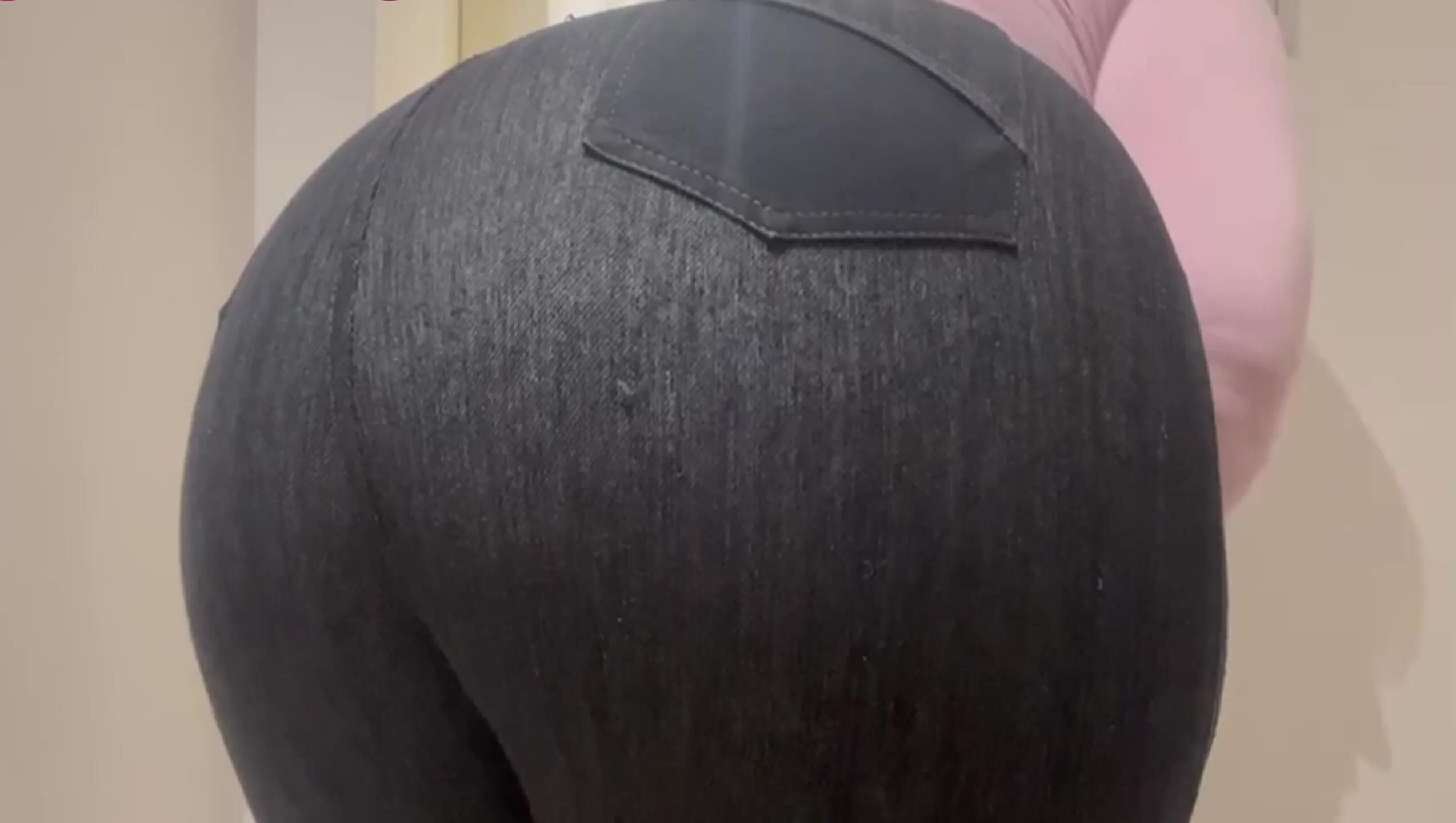 Cari tight jean farting