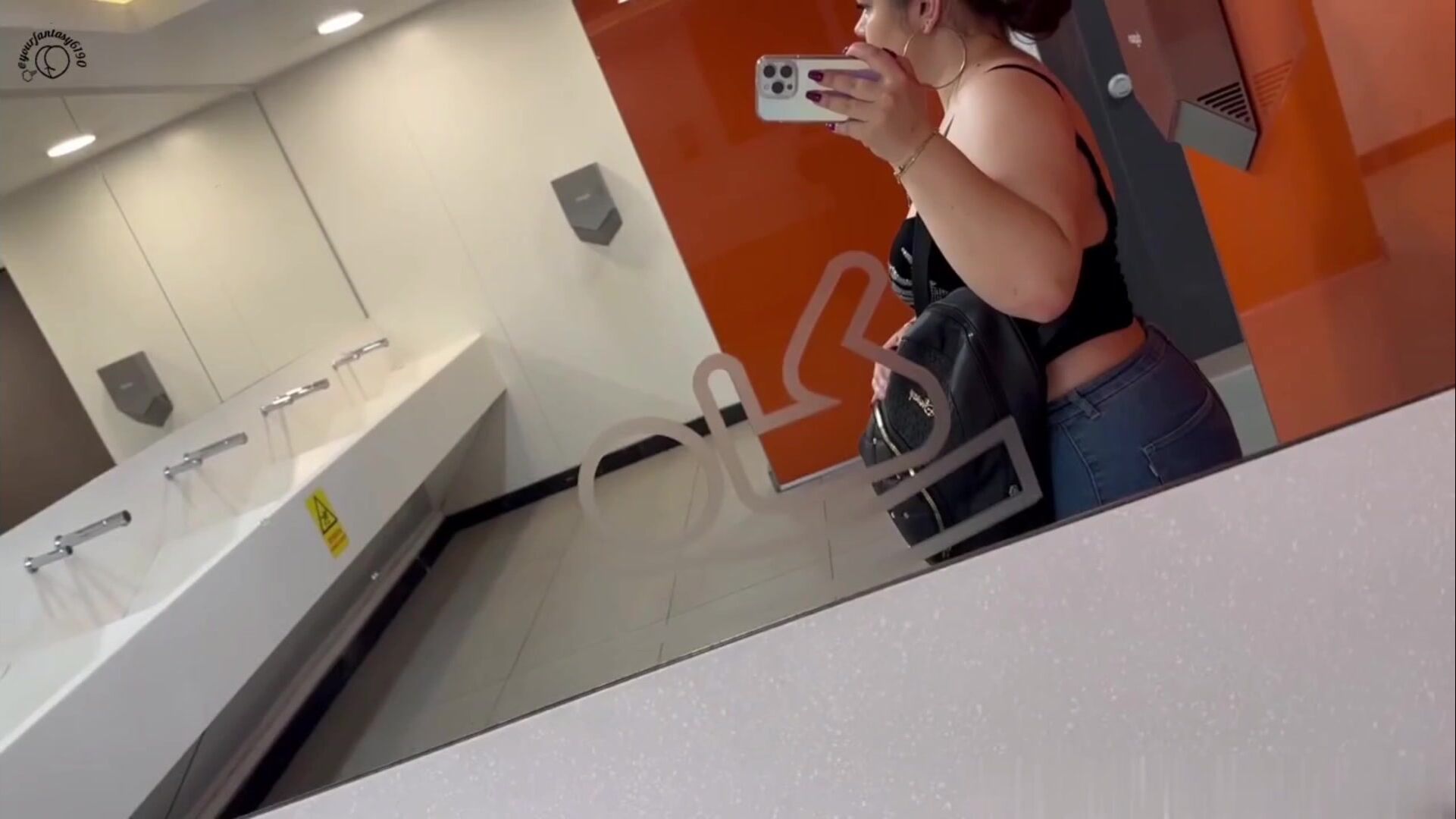 Yourfantasy6190 farting in public resturant