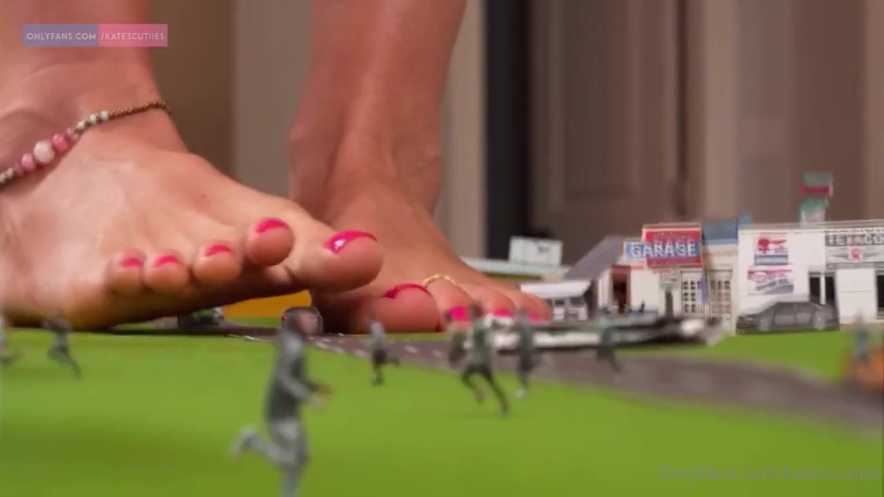 Giantess Kate city crush part 1 sfx