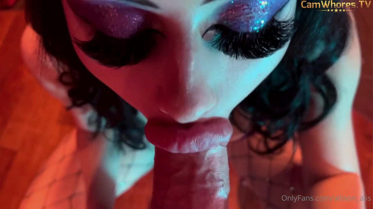 Bimbo big lips blowjob