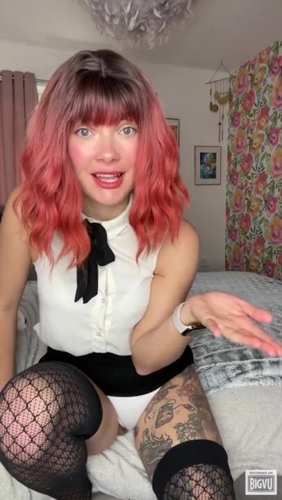 YourHikerBabe - Your employee makes you sniff and clean her 2