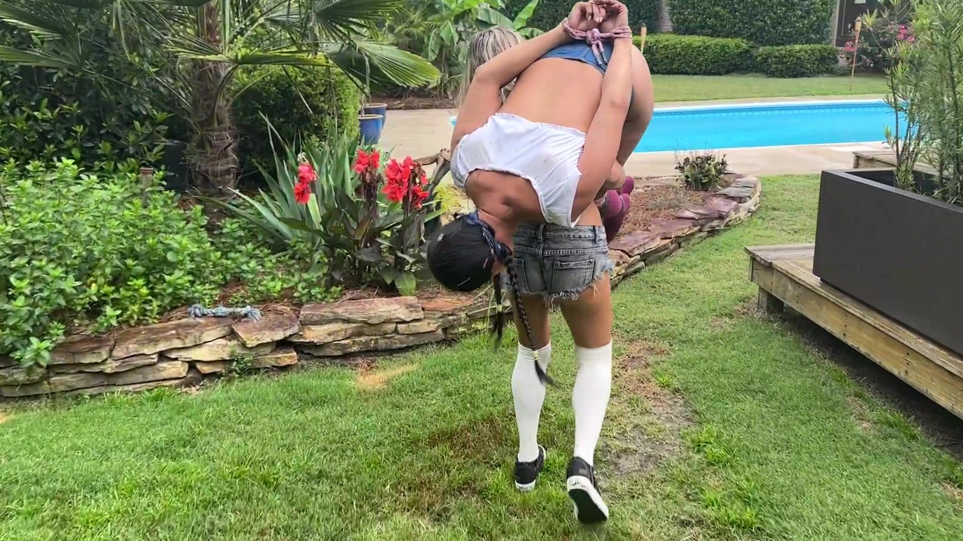 Bondage Lift and carry