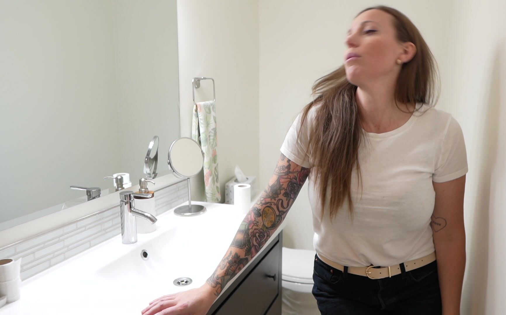 Yogabella -   Busting to pee