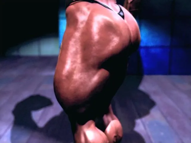 Daisy Flexing her biceps