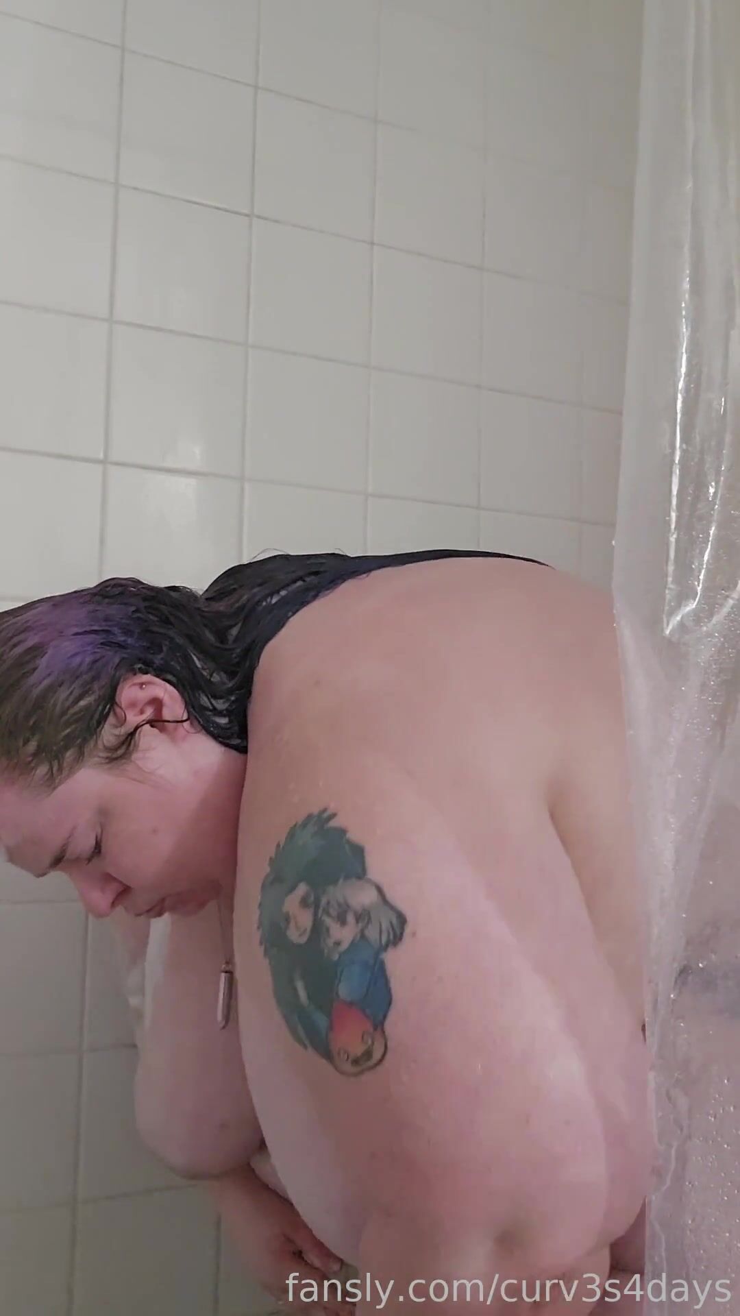 Curv3s4days Showering