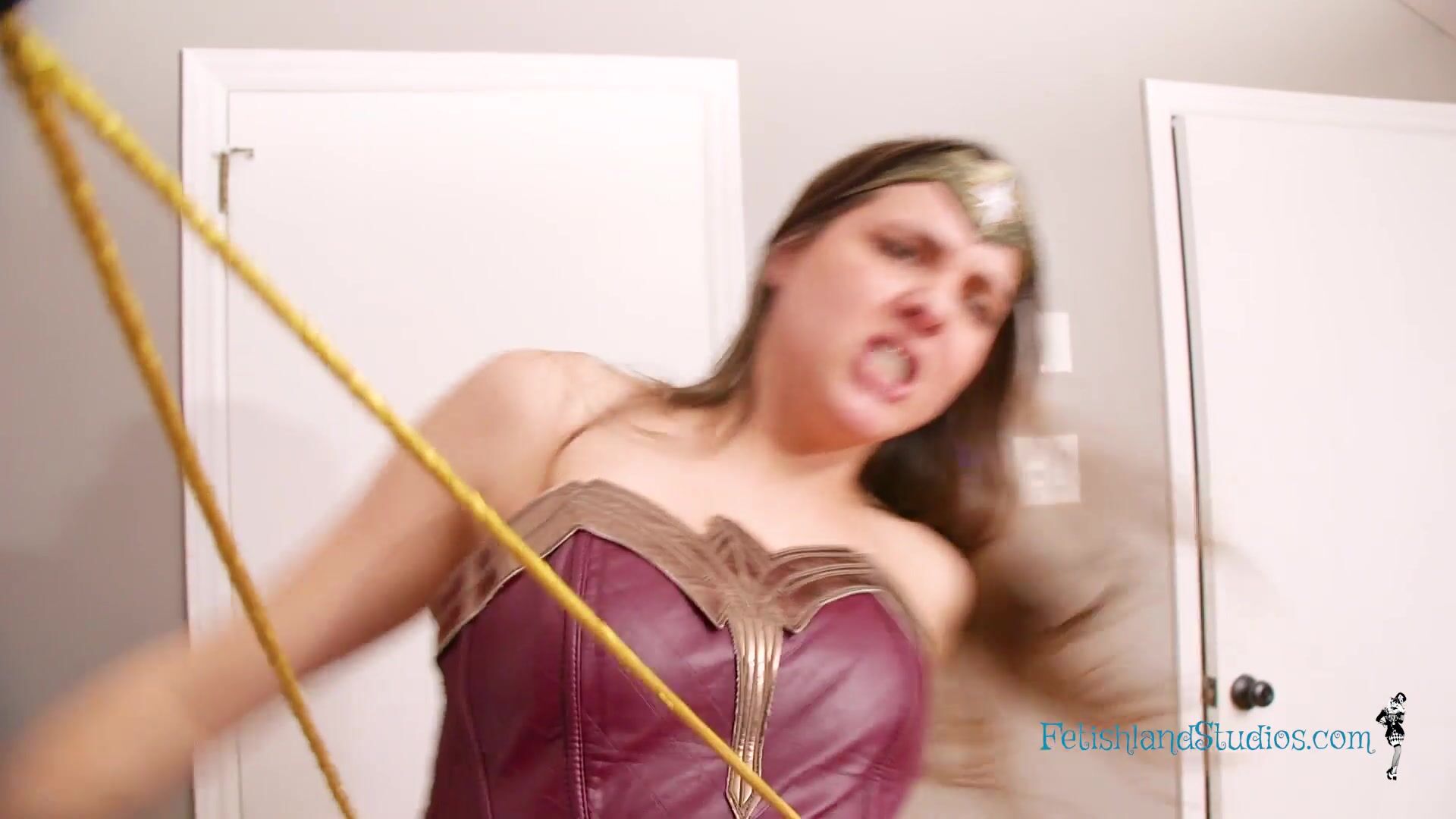 FREEZE WONDER GIRL