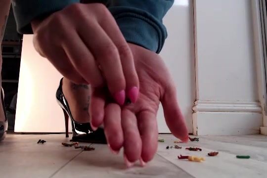 Evil Giantess Destroys Town.