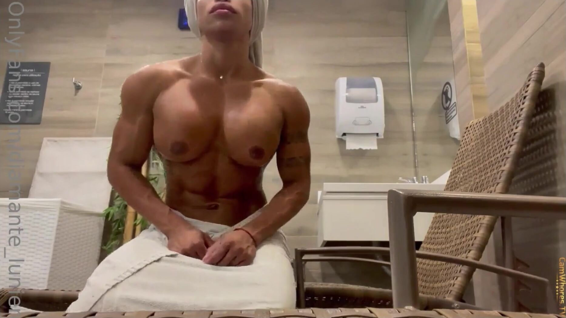 musculos y pectorales con venas