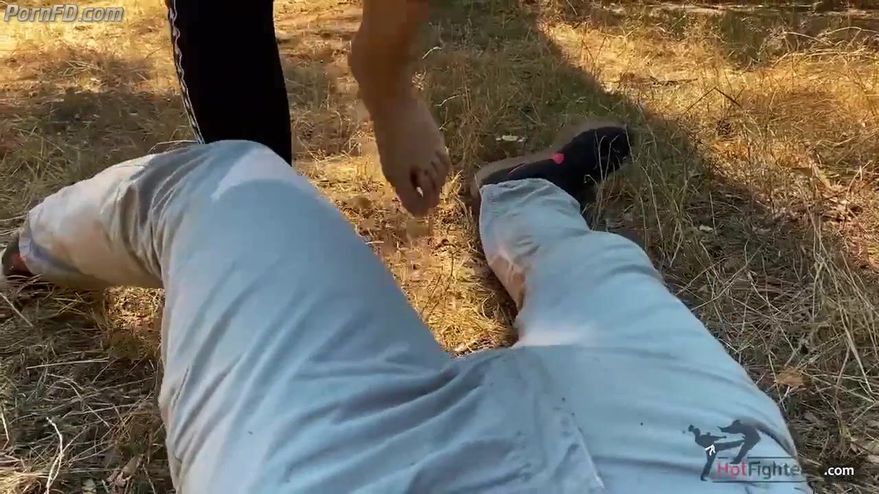 Katya breaks the balls of a maniac