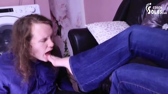 Czech Mistress foot gagging/feeding