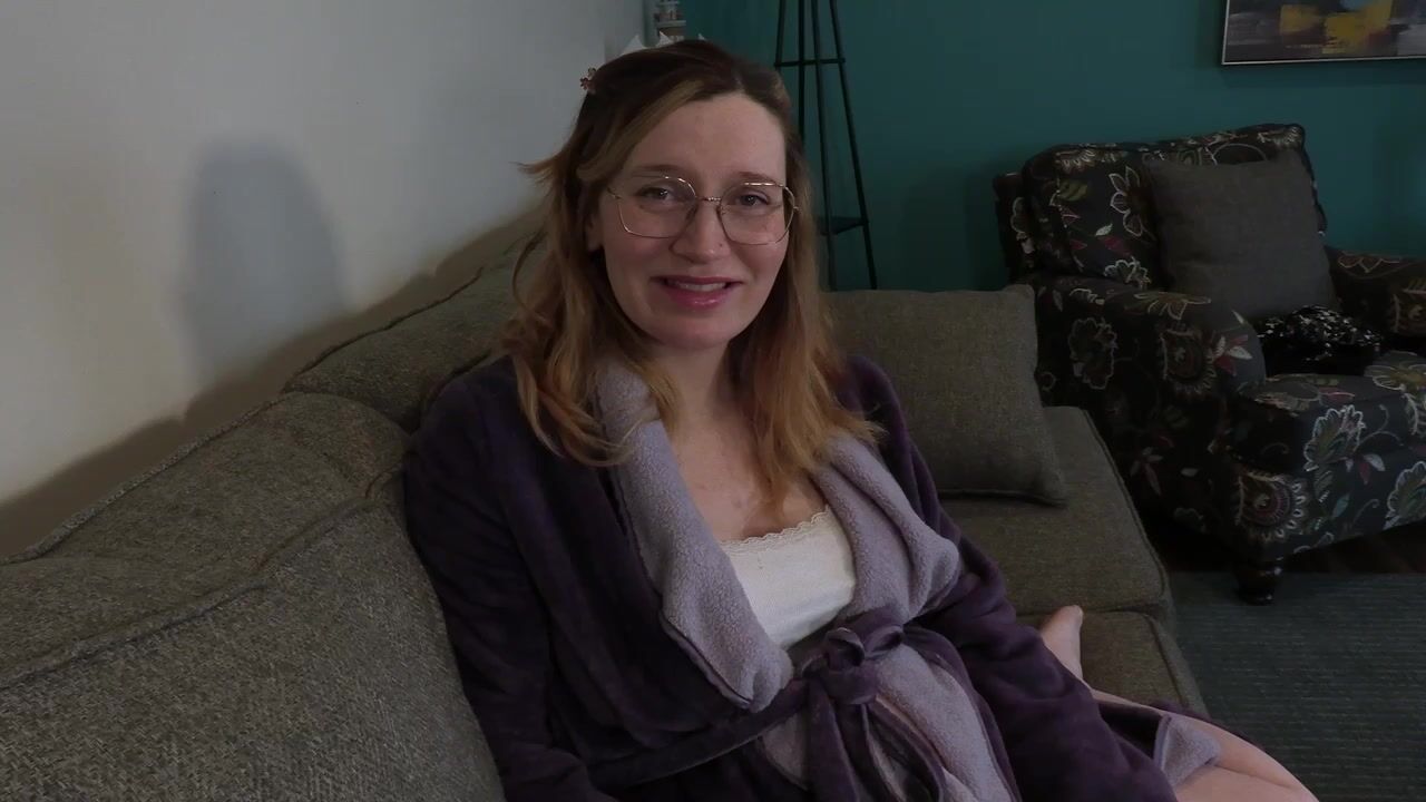 Bettie Bondage – Your First Sleepover