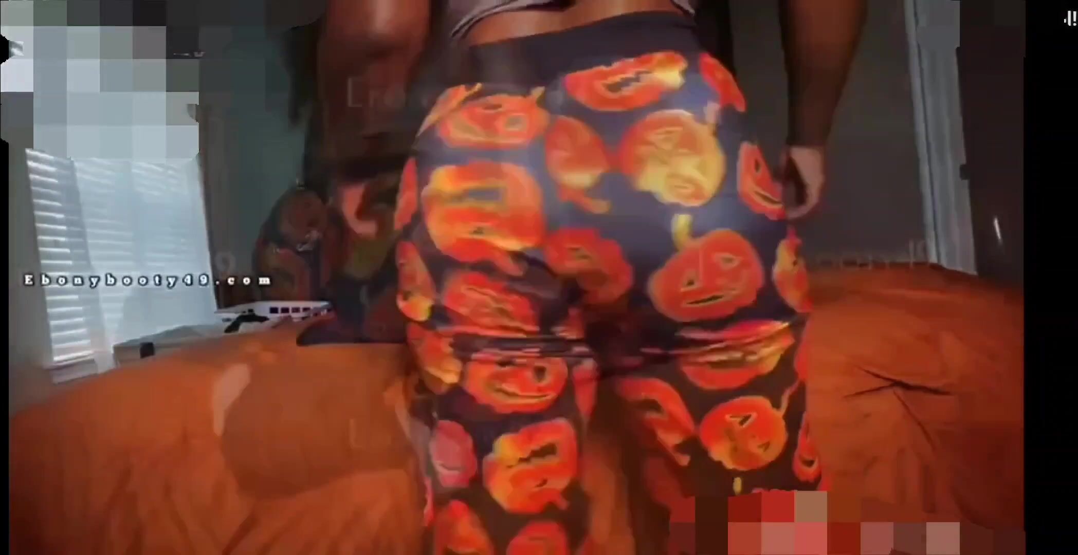 ebony booty facefarting