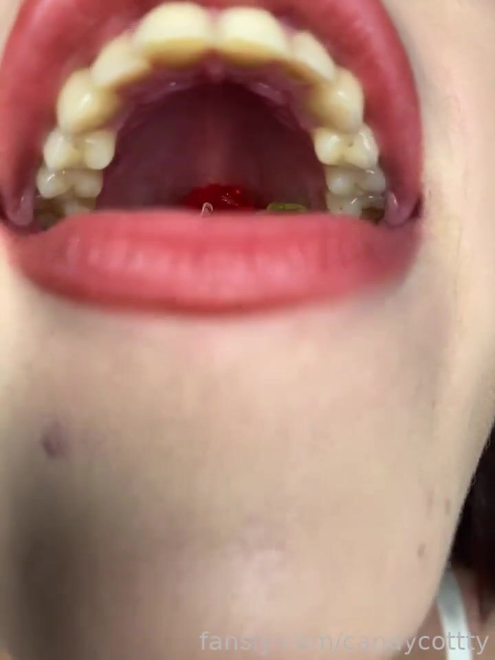 Candycottty swallows gummies whole