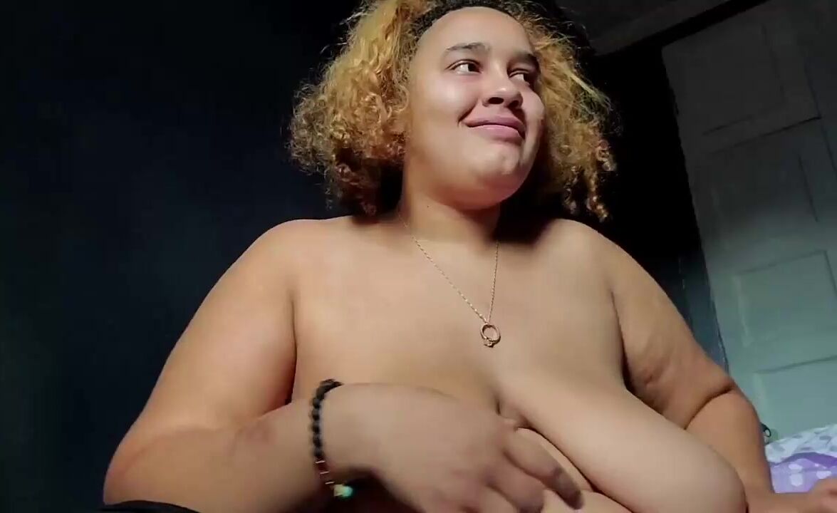 Latina Spraying All Her Breast Milk