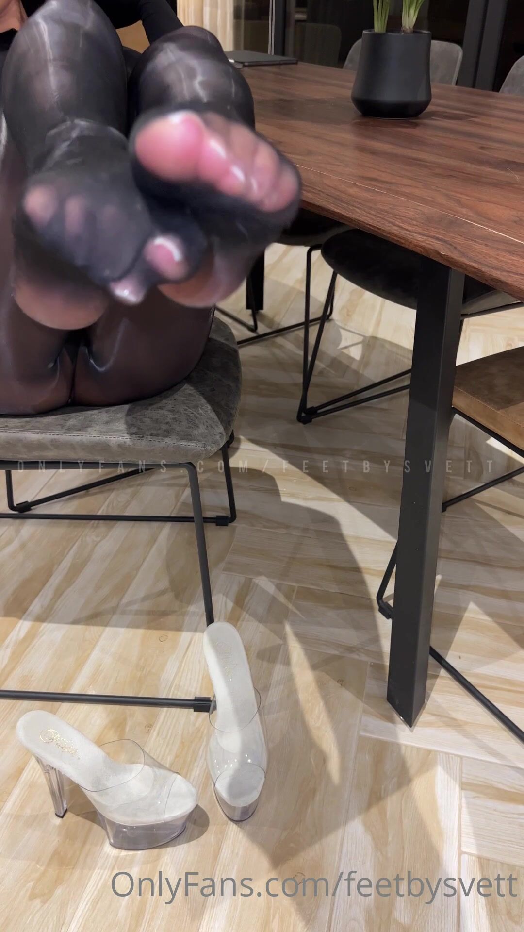 Feetbysvett nylon tease
