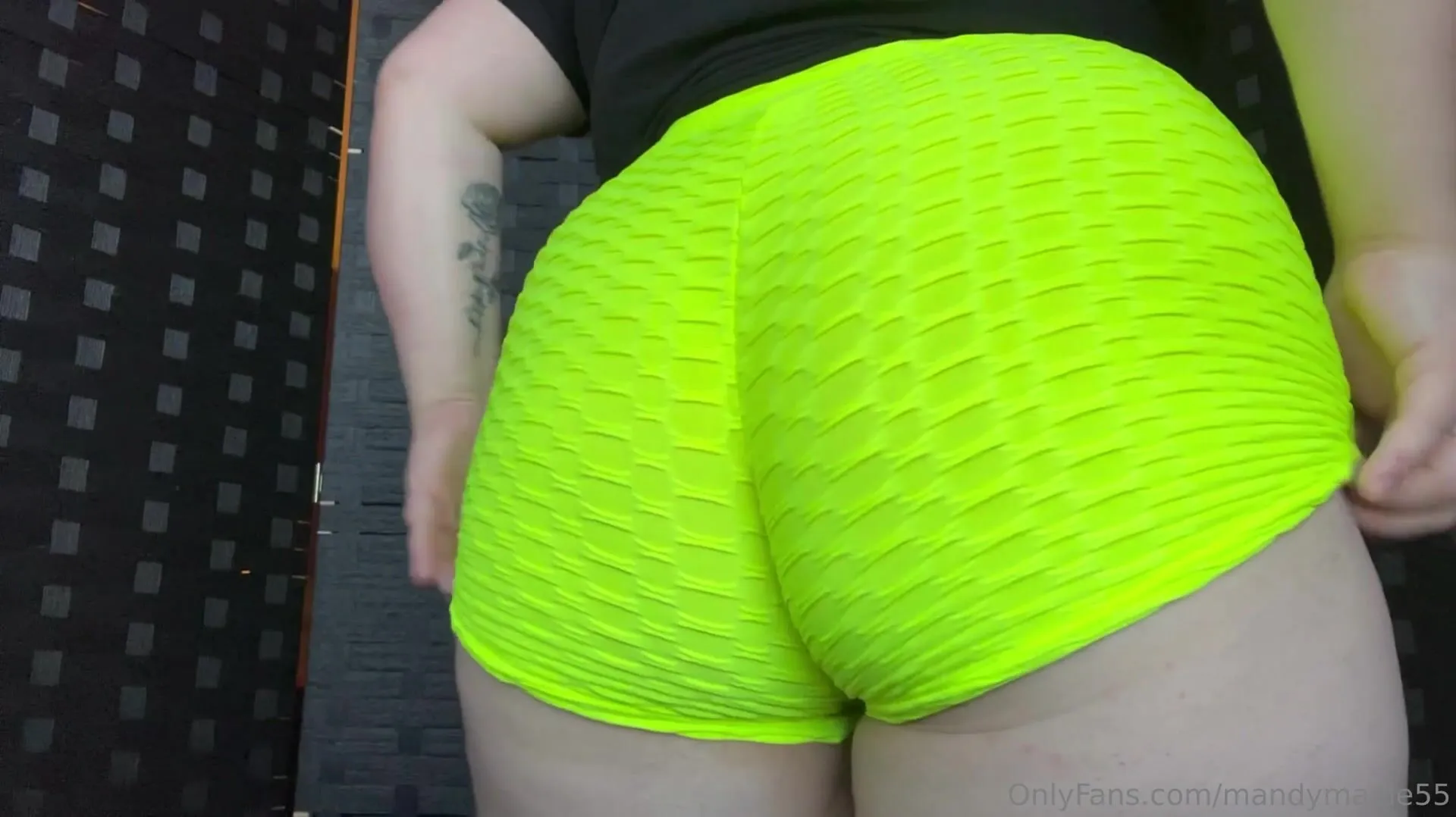 Mandy Maple Neon Short fart