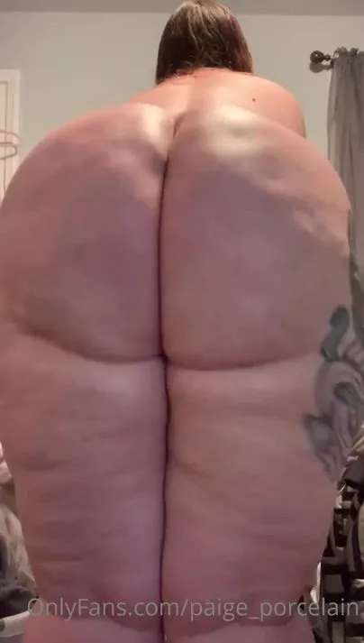 Paige Porcelain- Ass Fills Up the Whole Screen