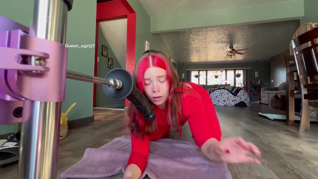 queenegirl dildo machine