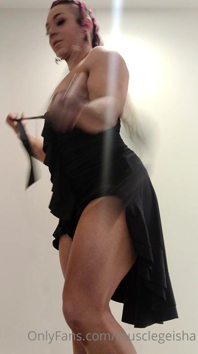 Angela Y sensual muscle striptease