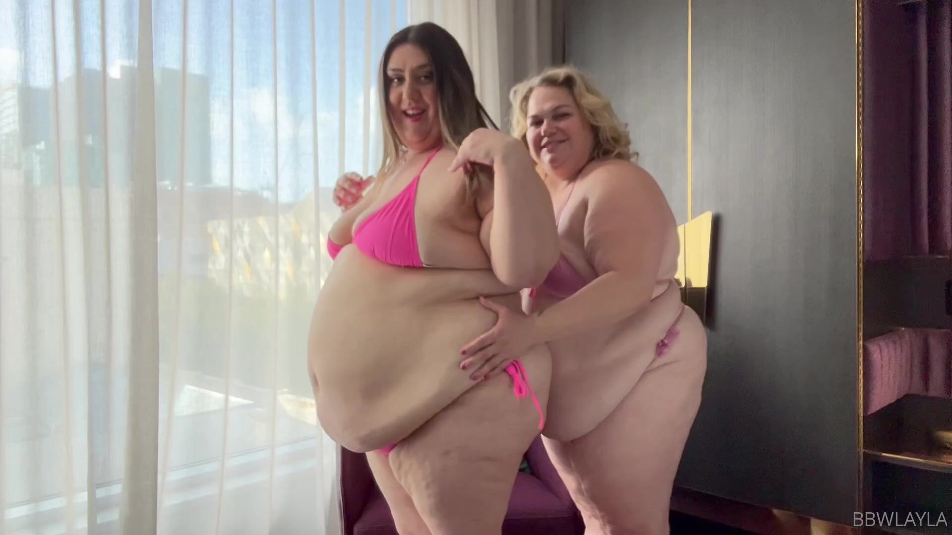 BBW Layla & Sunny Jayne Nude