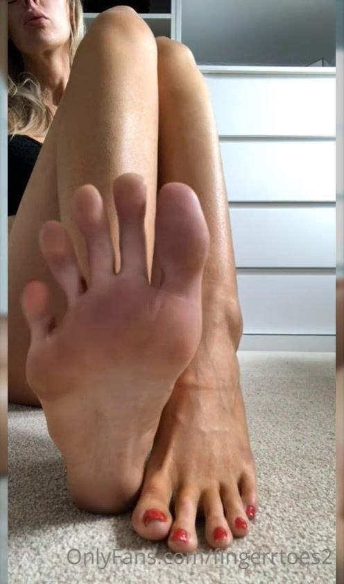 Fingerrtoes - A Short Show