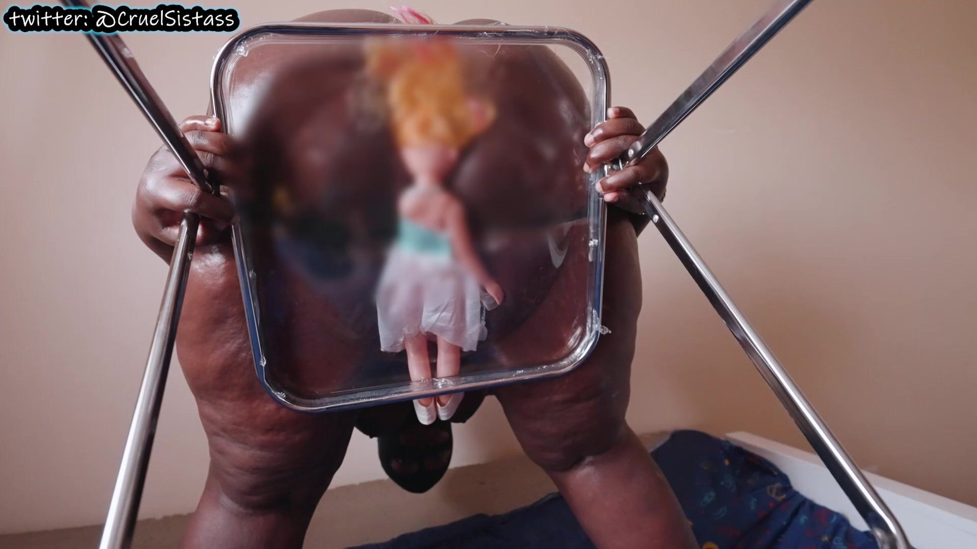 Cruelsistass Giantess Facefarting Doll
