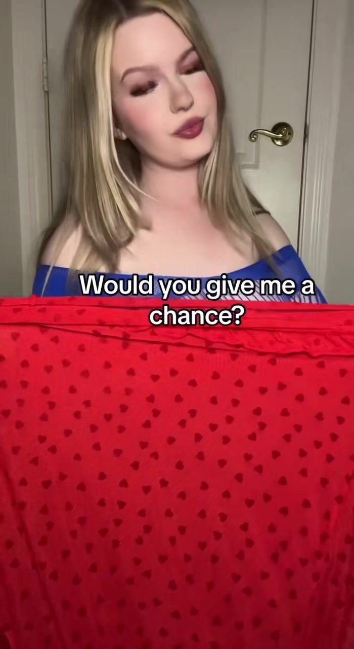 Erika Tiffany belly reveal
