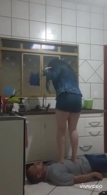 Trampling Barefeet Amauter