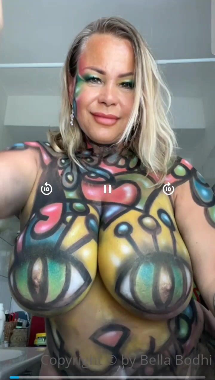Bella Bodhi bodypaint