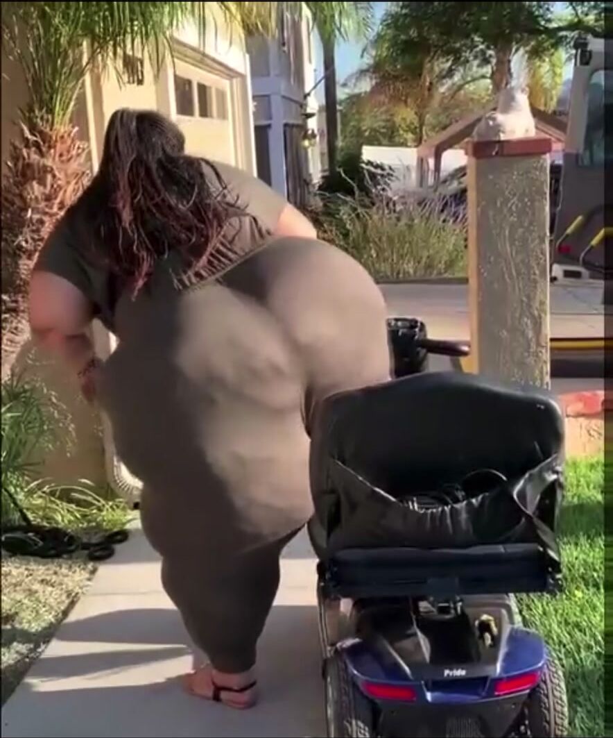 Ssbbw eve chair