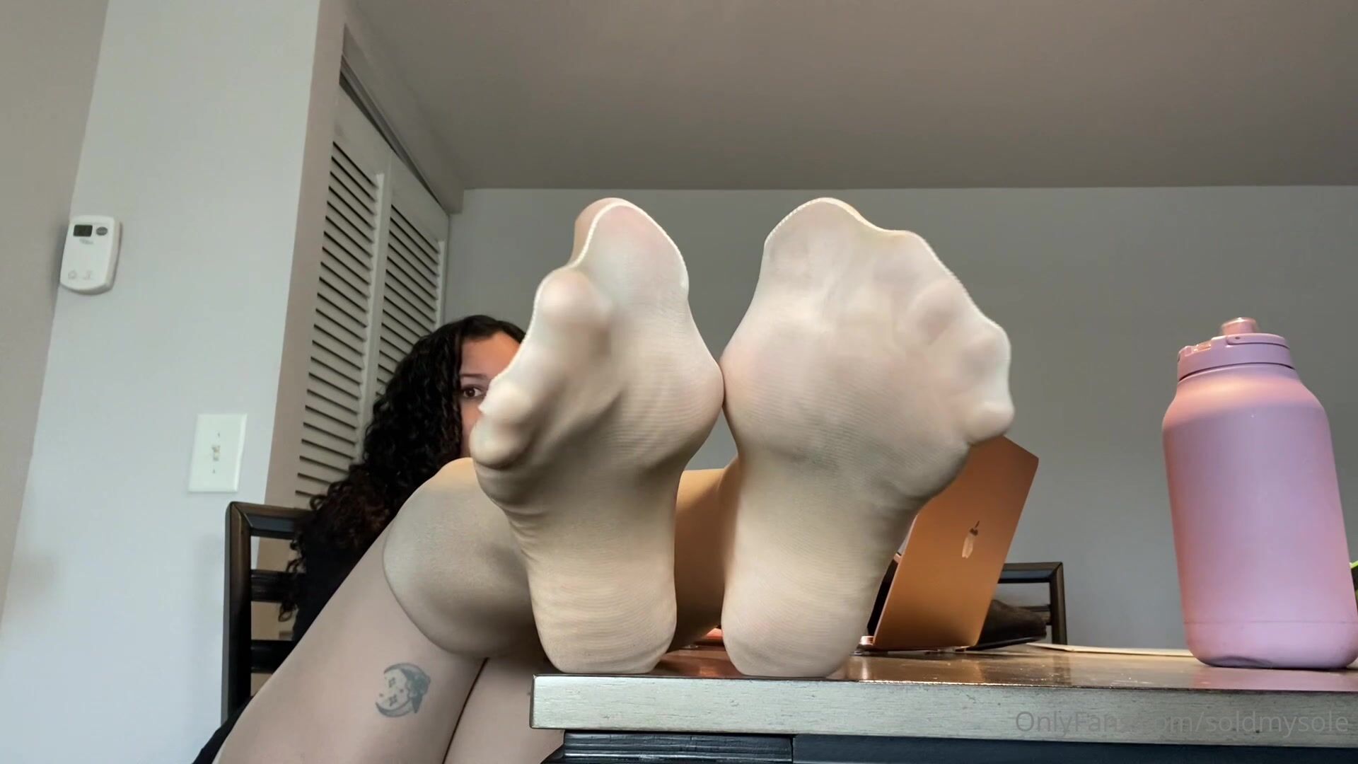 Soldmysole - Dirty Nylon Feet Ignore